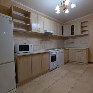 Єлизавети Чавдар вул., 3