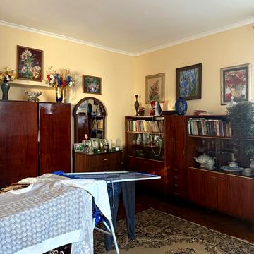 Тиха вул., 13