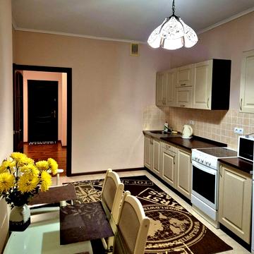 Воскресенська вул., 14-Д