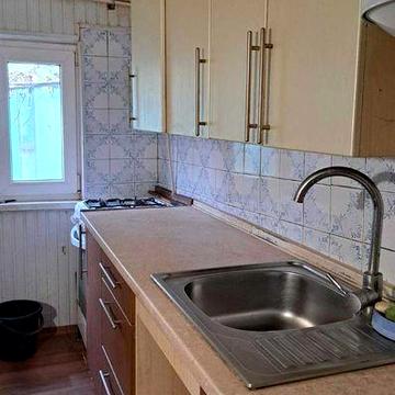 Продаю свою частину будинку . Свій двір