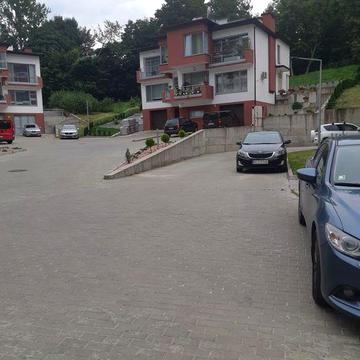 Оренда 4 кімнатного будинку + гараж вул Сахарова вигляд на парк