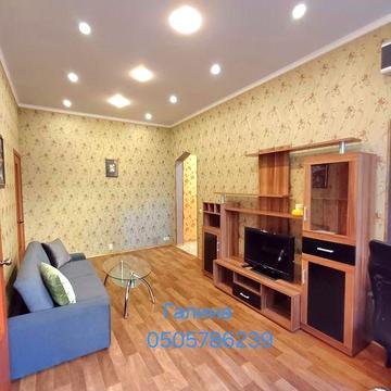 Продам 2-х комнатную " Сталинку" ЦЕНТР / Соборная