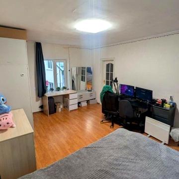 Стрийська вул., (Будинок)