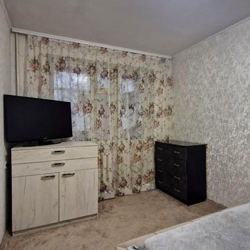 Олександра Клосовського вул., 10