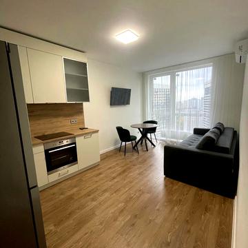 Дніпровська набережна вул., 15-Є