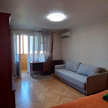 Володимирська вул., 89