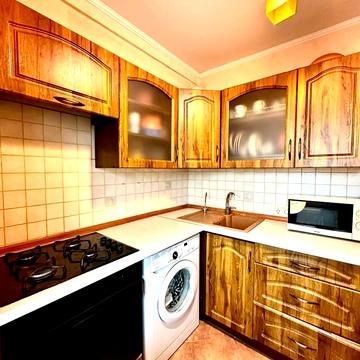 Раїси Окіпної вул., 9