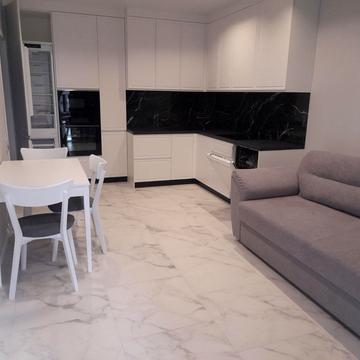 Сімї Кульженків вул. (Петра Дегтяренка), 8