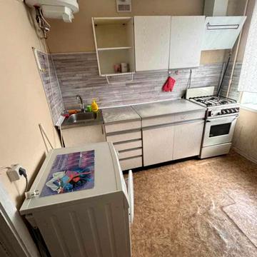 Богатирська вул., 2