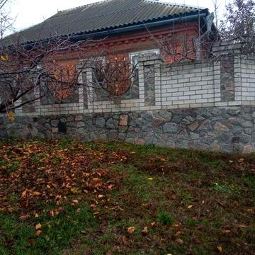 Продам будинок в центрі