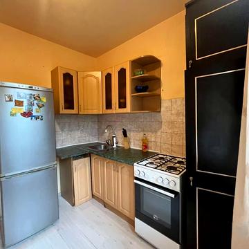 Машинобудівників вул., 13