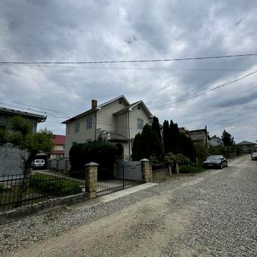 Будинок від власника — 290 м² у центральній частині міста