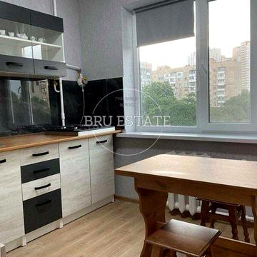 Оренда 2к квартири вул Здолбунівська 3 Позняки 4 пов газ вікна у двір