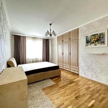 Олександра Мишуги вул., 12