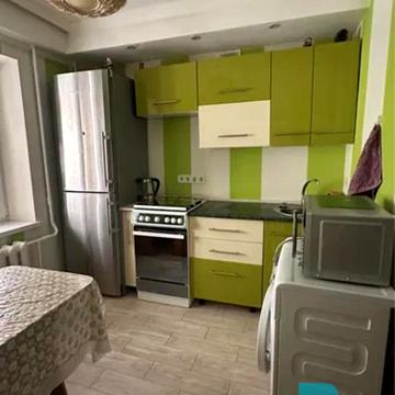 Петра Калнишевського вул. (Михайла Майорова), 1