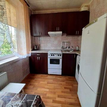 Сдам 1 ком кв у м. Холод Гора. этаж 4. В кв ГАЗ.