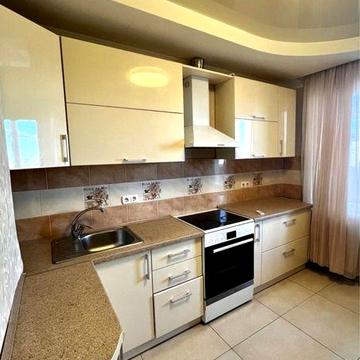 Сдам 3 ком квартиру м Васильковская Демеевская