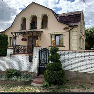 Здається чудовий 4 кімнатний Будинок на Старому Місті.