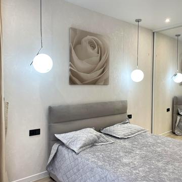 Молодіжна вул., 4