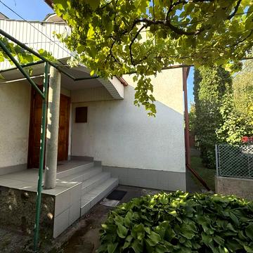 Василя Комендаря вул.