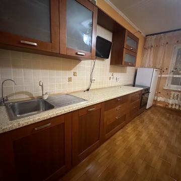 Милославська вул., 4