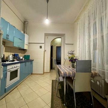 Пантелеймона Куліша вул., 18