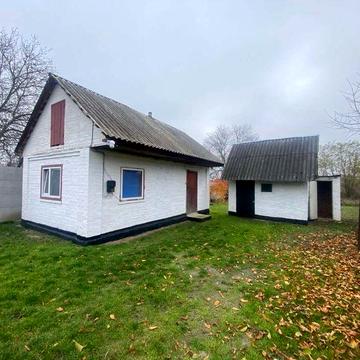 Продам не великий будинок