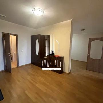 Саперно-Слобідська вул., 22