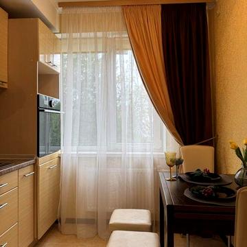 Трикімнатна з ремонтом в ПЗР