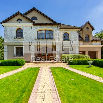 Залужна вул., 16