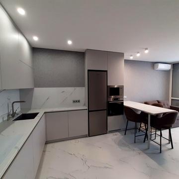 Європейського Союзу просп. (Правди), 2-В