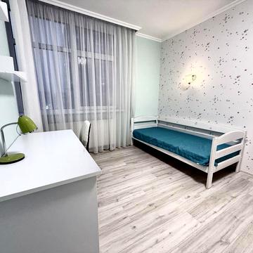 Європейського Союзу просп. (Правди), 43-Б