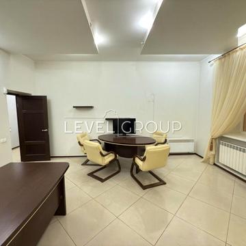 Шовковична вул., 18-Б