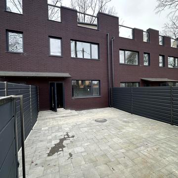 Києво-Мироцька вул., 123