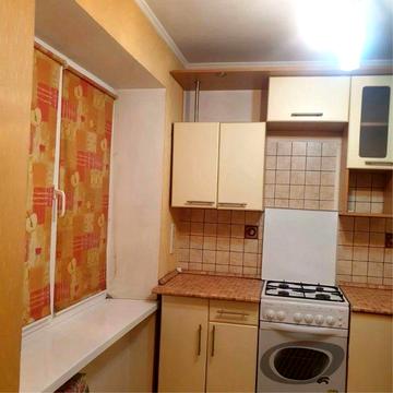 Автовокзал біля зупинки