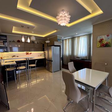 Миколи Міхновського бульв. (Дружби народів), 14/16