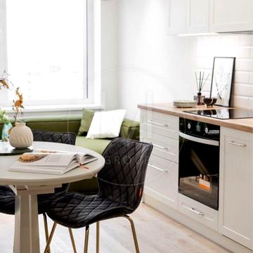 Академіка Заболотного вул., 1-Б