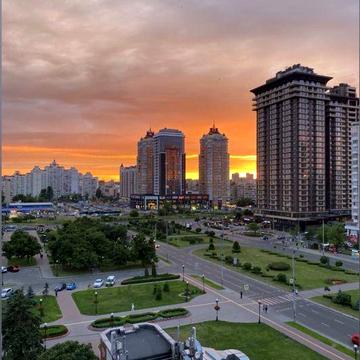 Левка Лукяненка, 18 Перша оренда 2к квартири Метро Мінська 3 хв пішки