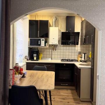 Юності просп., 37