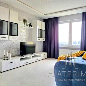 Хорольська вул., 1-А