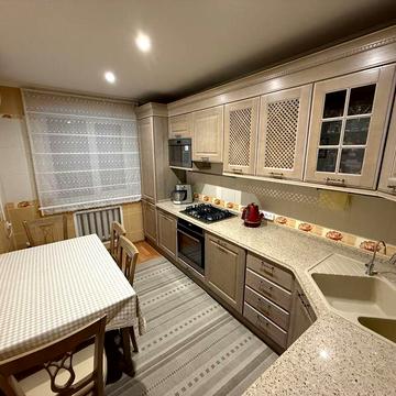 Пятикомнатная квартира в районе СухогоФонтана на ул.Шоссейной.