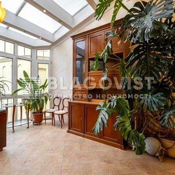 Пропонується до продажу чудова просторна квартира Андріївський узвіз