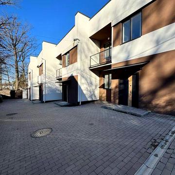 Без комісії. Таунхаус з ремонтом . Можна в іпотеку.