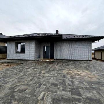 Продаж сучасного будинку з внутрішніми роботами! Луцьке кільце