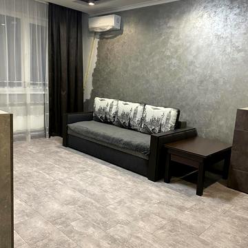 Володимира Янева вул., 27