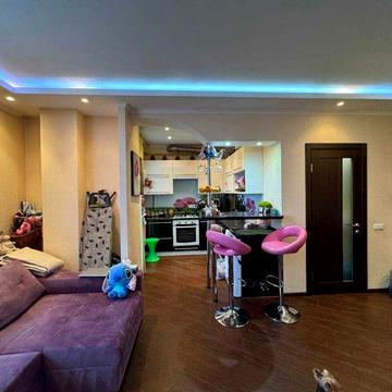 Продаж квартири велика житлова площа 61 м2 кільцева 300м. поруч Новус