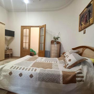 Старокозацька вул. (Комсомольська), 74а