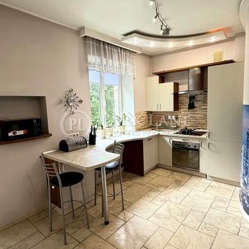 Хрещатик вул. (Kreschatic), 21