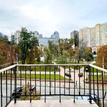 Івана Федорова вул., 10