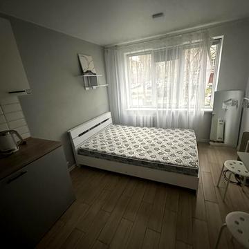 Леся Курбаса просп., 18